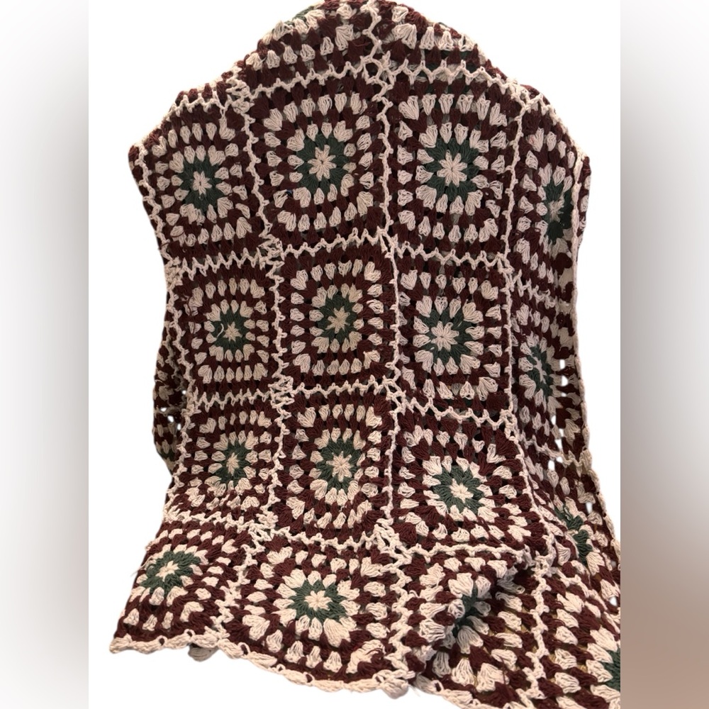 Shabby Chic Decorative Throw with Red and Green Accents